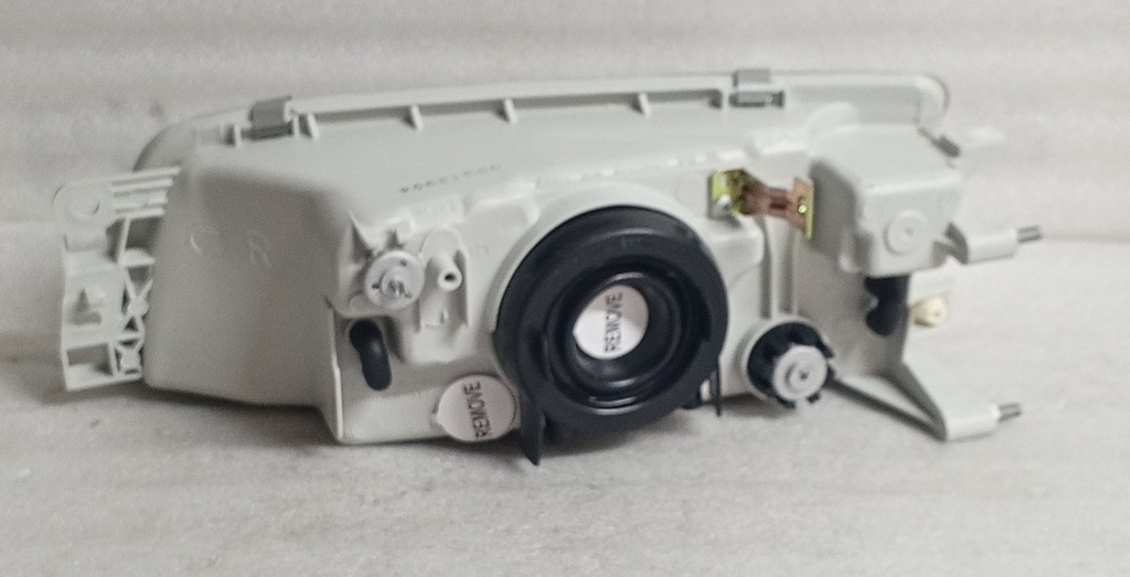 [MR273420-MR275292]- DEPO - FAROLA MITSUBISHI LANCER CK 96-98 DERECHA (CAPOT CON PESTAÑA) 