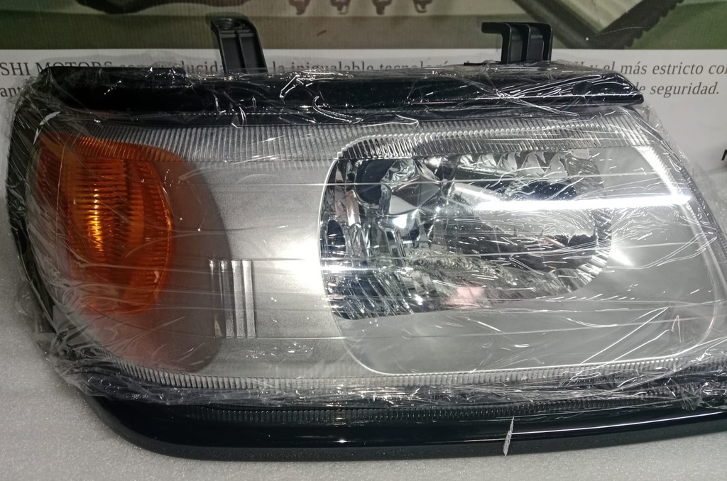 [ 8301A312 ] - DEPO - FAROLA DERECHA MITSUBISHI NATIVA 2003/ BORDE NEGRO