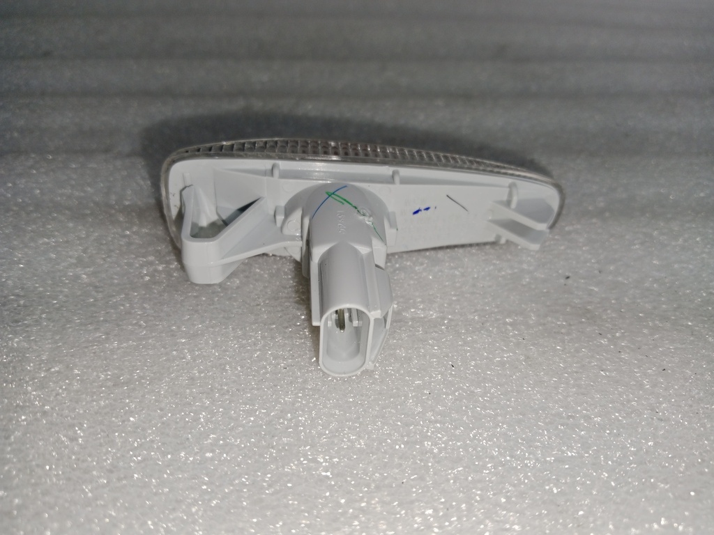 [ 8351A065 ] - MITSUBISHI - DIRECCIONAL GUARDAFANGO DELANTERO MITSUBISHI MONTERO SPORT