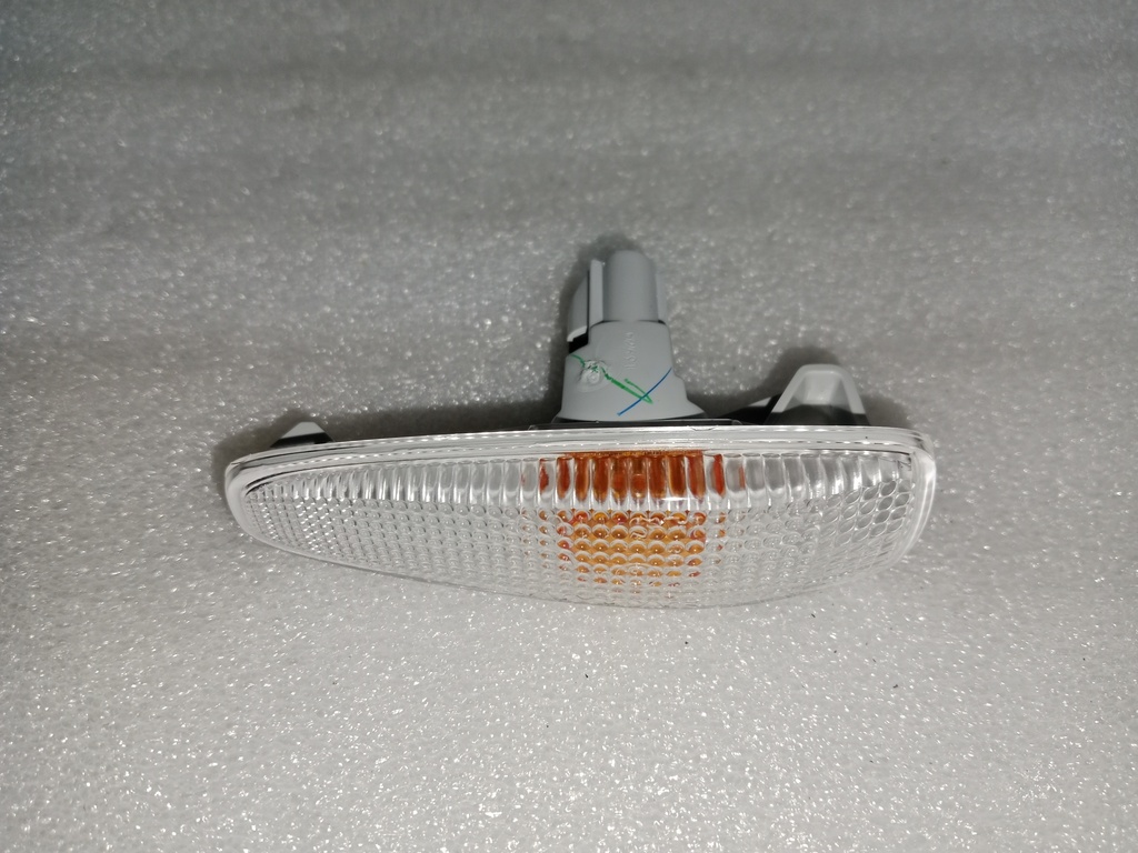 [ 8351A065 ] - MITSUBISHI - DIRECCIONAL GUARDAFANGO DELANTERO MITSUBISHI MONTERO SPORT