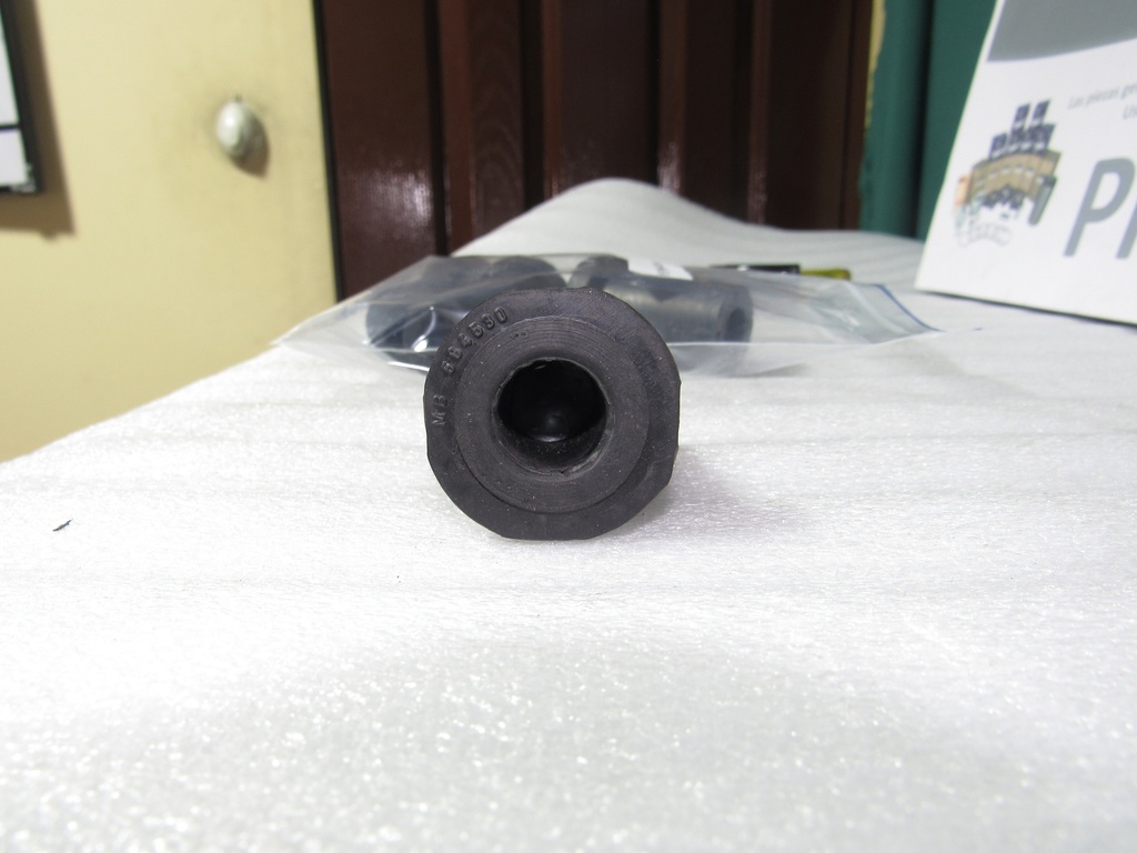 [MB584530] - INCOLCA | BUJE MUELLE TRASERO  MONTERO / L-300 / ADVANCER / CORTO