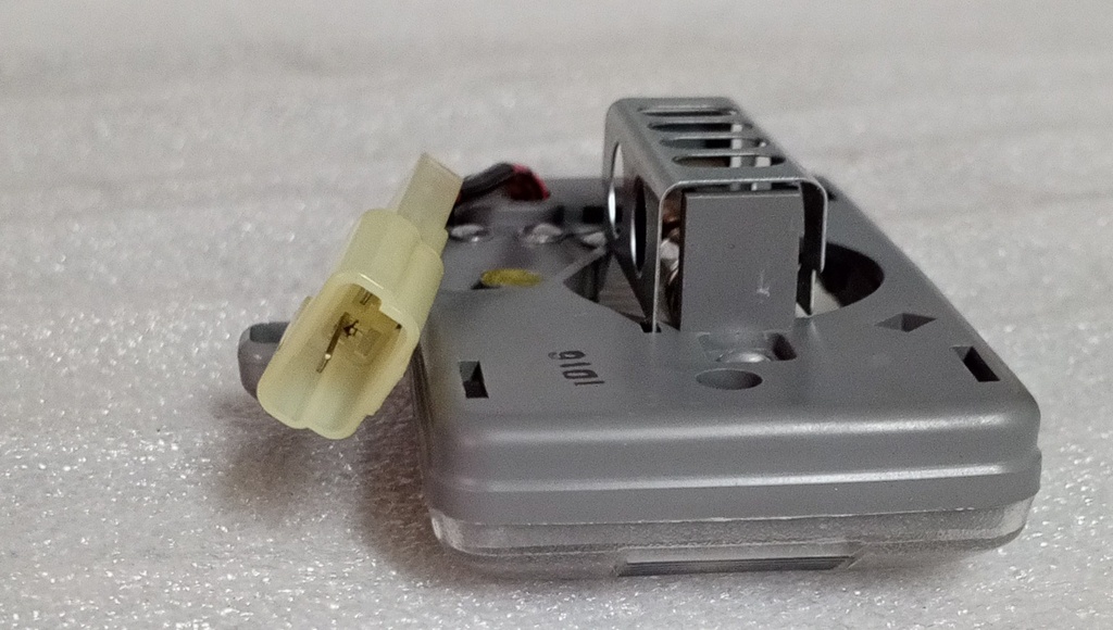 [MB774962] - MITSUBISHI | LAMPARA TRASERA TECHO