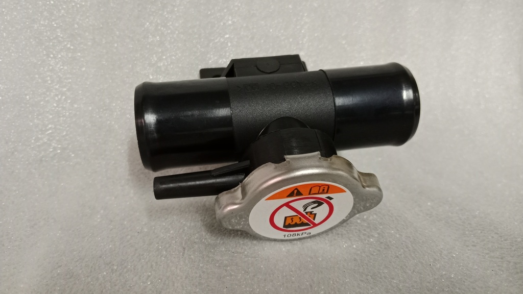 [1350A015] - JOMO | TAPA RADIADOR OUTLANDER CW6W