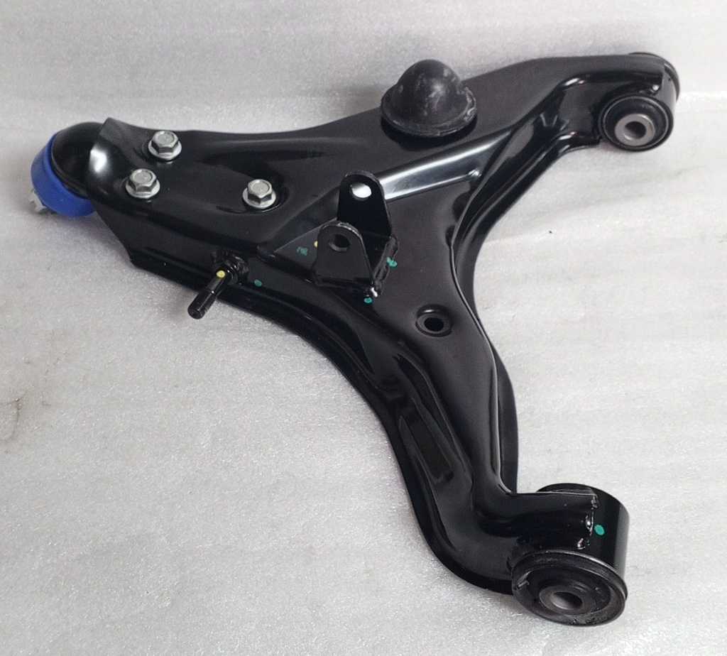 [4013A472] - YOKOMITSU | TIJERA INFERIOR SUSPENSION DELANTERA  DERECHA MITSUBISHI L-200 / SPORTERO / MONTERO SPORT