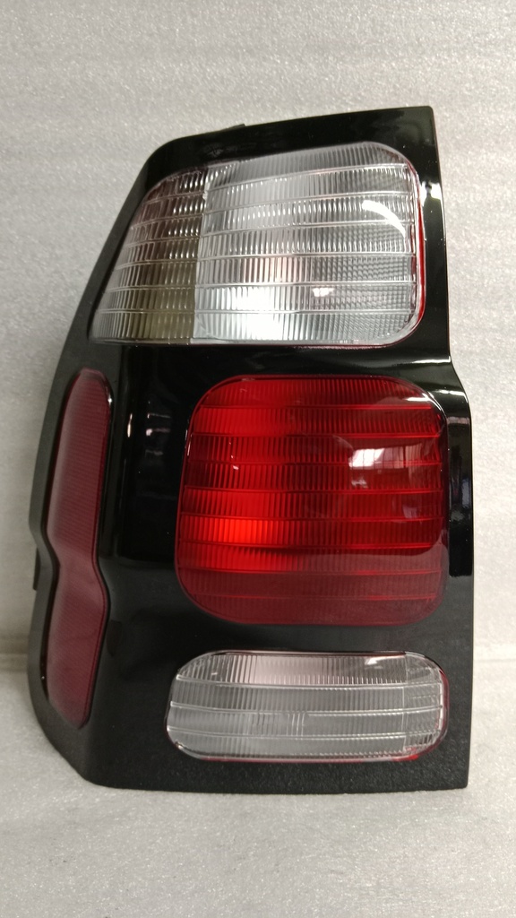 [8330A059] DEPO - TAIWAN - STOP TRASERO IZQUIERDO MITSUBISHI NATIVA 2008-2009