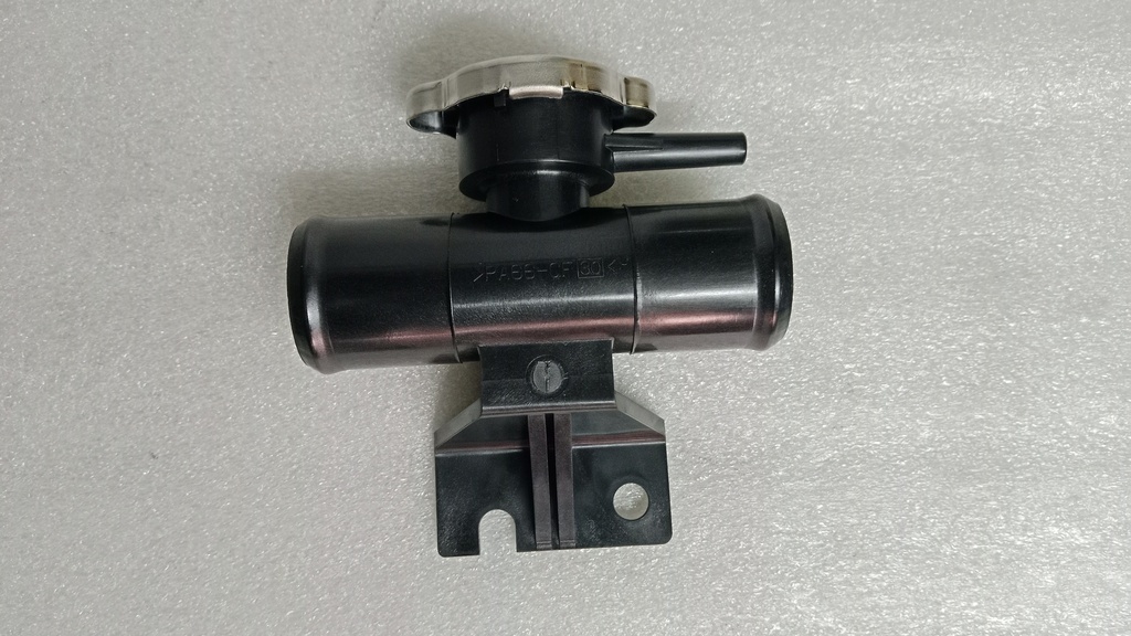 [1350A043] - MITSUBISHI | TAPA RADIADOR MOTOR (CON CARCAZA)