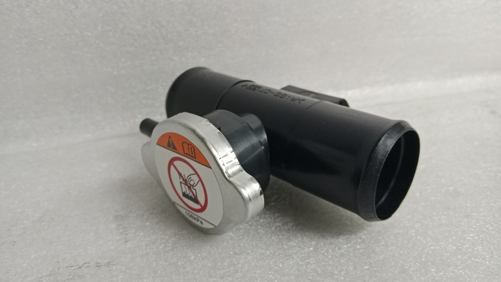 [1350A043] - MITSUBISHI | TAPA RADIADOR MOTOR (CON CARCAZA)