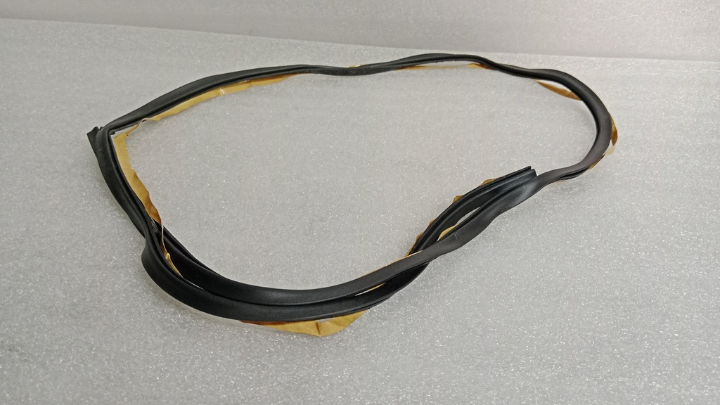 [5805A153] - MITSUBISHI | TOPE SUPERIOR VIDRIO TRAS.