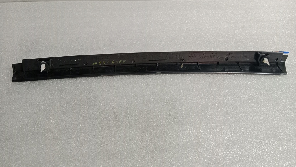 [6127A048] - MITSUBISHI | MOLDURA VIDRIO CUARTO TRAS.DER.