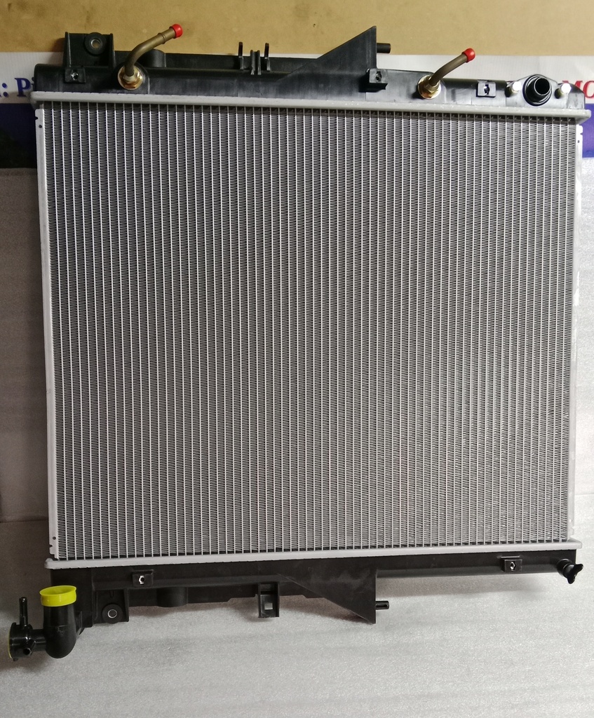 [1350A922] - KIMO- | RADIADOR MITSUBISHI SOPORTERO 2.5 / L-200 2016/ (GOLLETE INFERIOR CURVO)
