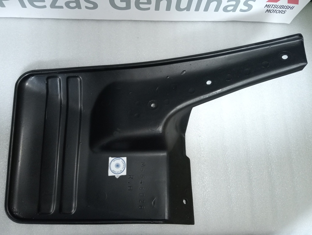 [MB646926] - TAIWAN | SALPICADERA DELANTERA DERECHA MONTERO HARD TOP