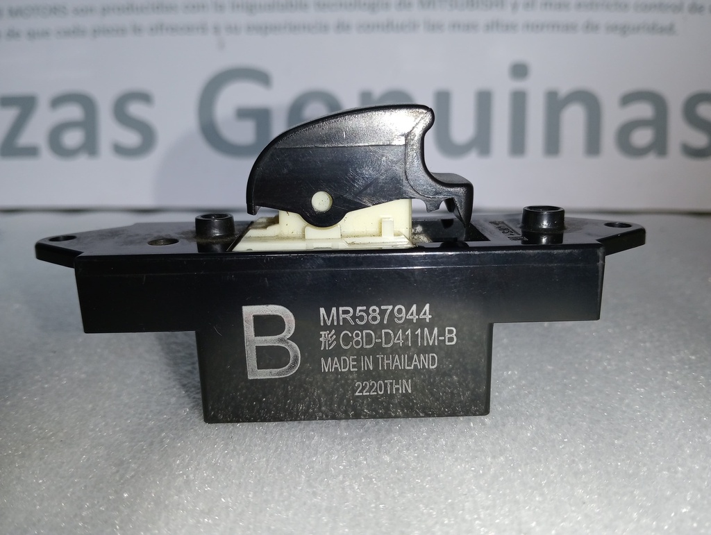 [MR587944-R] -  | (Remanufacturado) INTERRUTOR ELEVAVIDRIOS PUERTA TRASERA LH/RH MITSUBISHI LANCER 2008/