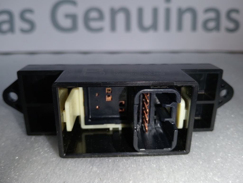 [MR587944-R] -  | (Remanufacturado) INTERRUTOR ELEVAVIDRIOS PUERTA TRASERA LH/RH MITSUBISHI LANCER 2008/