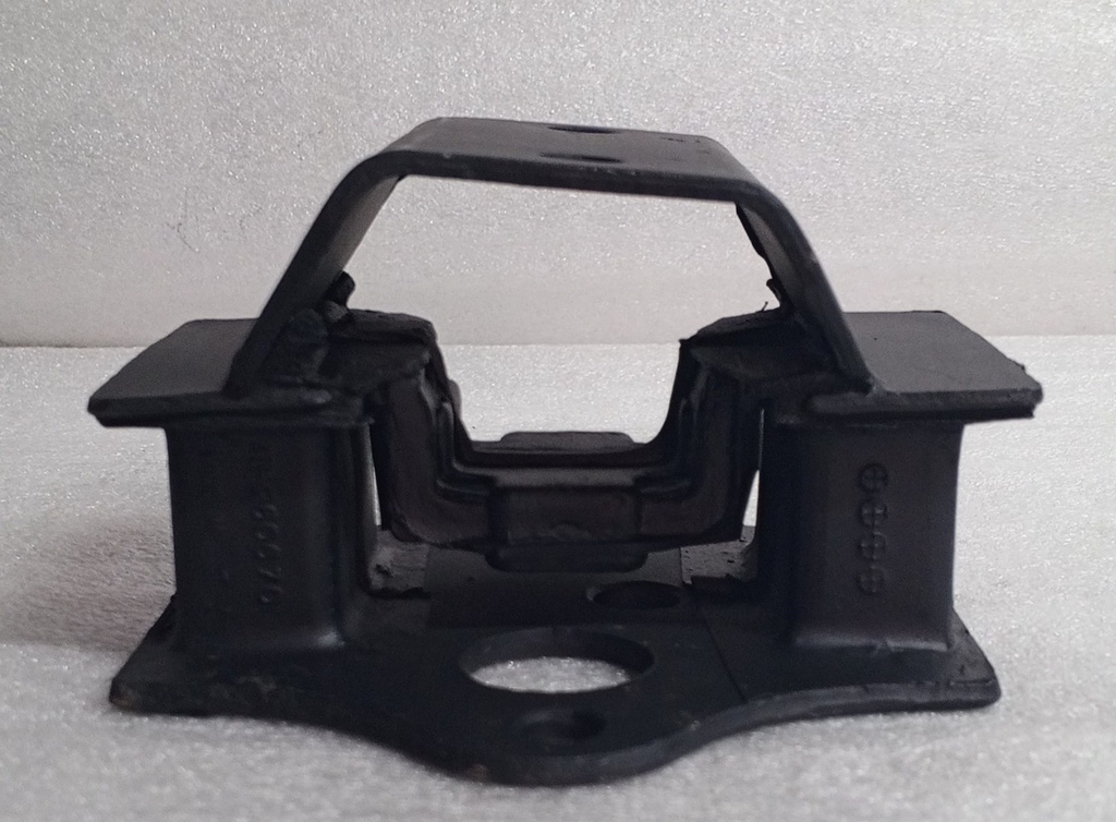 [MB260670] - IR | SOPORTE CAJA MITSUBISHI MONTERO 
