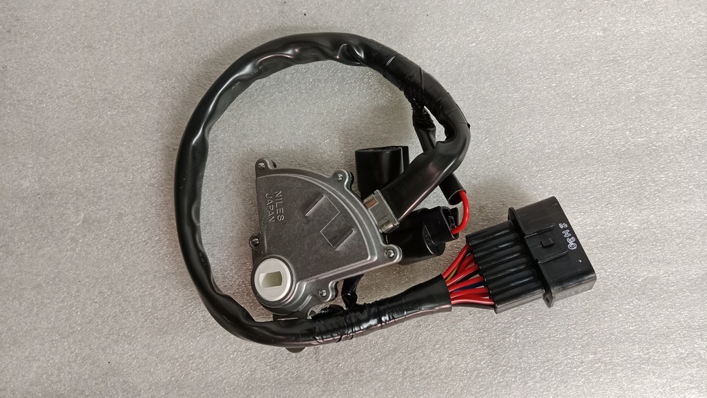 [MB811106] - MITSUBISHI | SWITCH INHIBIDOR CAJA AUTOMATICA MITSUBISHI MONTERO V43W
