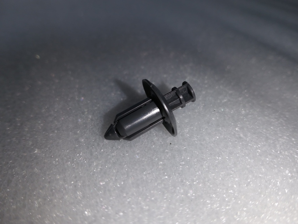 [MR167002] - MITSUBISHI | CLIP TAPIZADO PTA GRIS V43W