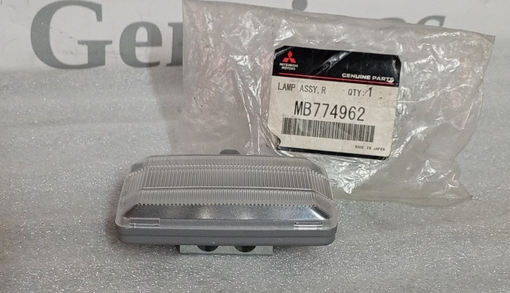 [MB774962] - MITSUBISHI | LAMPARA TRASERA TECHO