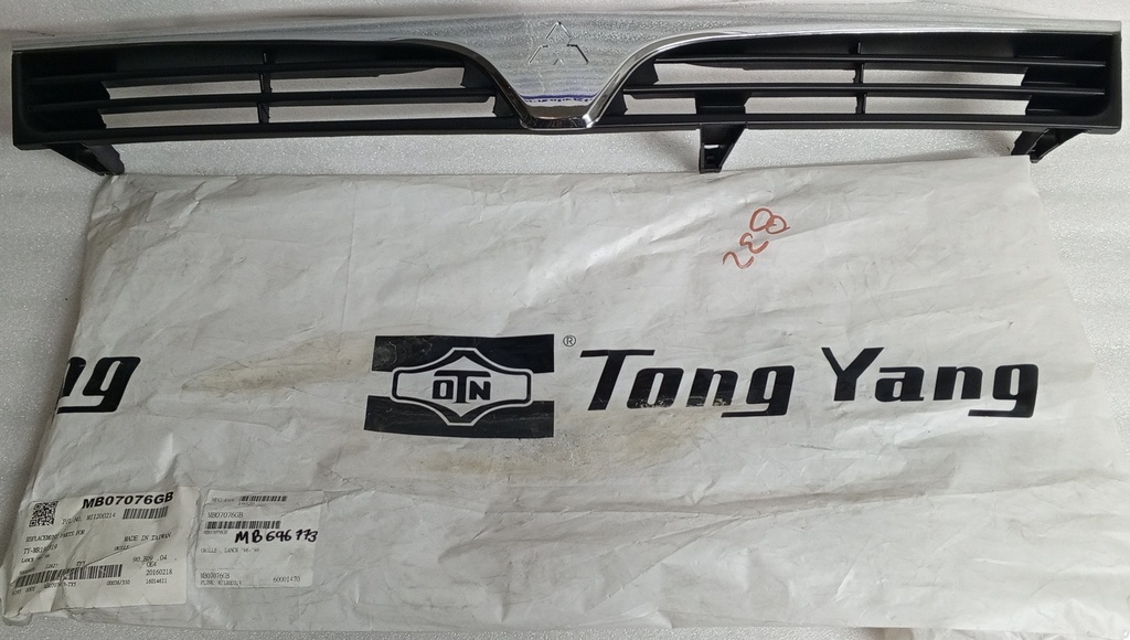 [MR191519] - TONG YANG - TAIWAN | PERSIANA CROMADA RADIADOR LANCER / 96 (3CARRILES)