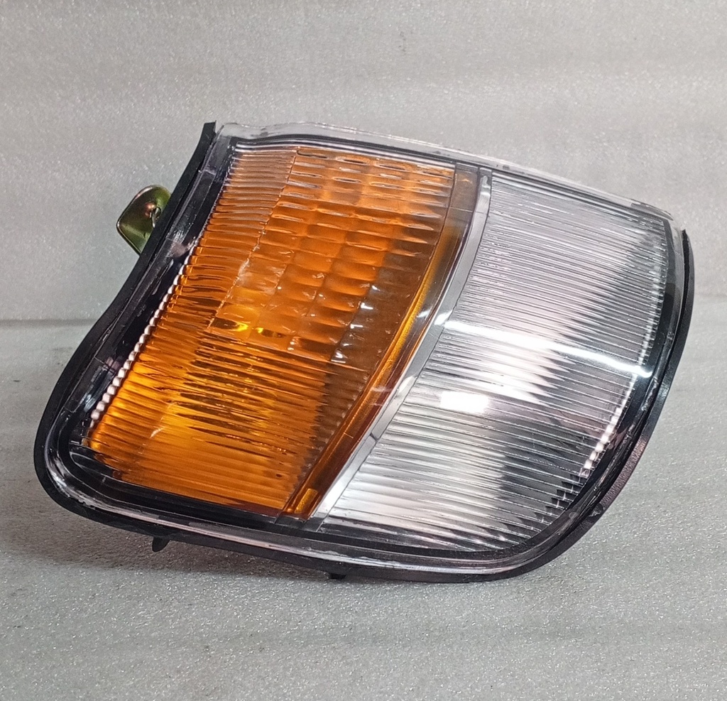 [6169402413] - FORCETEQ-TAIWAN | DIRECCIONAL DELANTERA MITSUBISHI MONTERO (DER) (BORDE NEGRO)