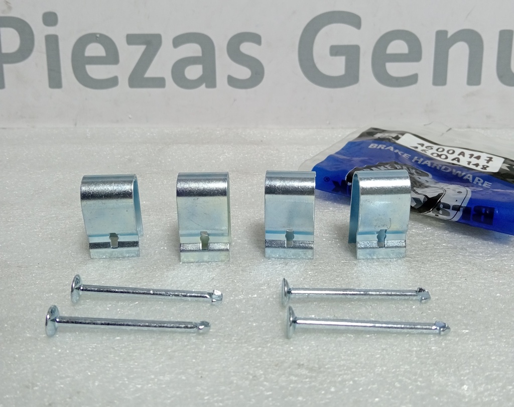 [[KP-6105] [4600A148] [4600A147 -- [(4 Puntillas + 4 Ganchos)]] [4600A147] - BRAKE SYSTEM | JUEGO DE PUNTILLAS Y GANCHOS PARA BANDAS MITSUBISHI SPORTERO