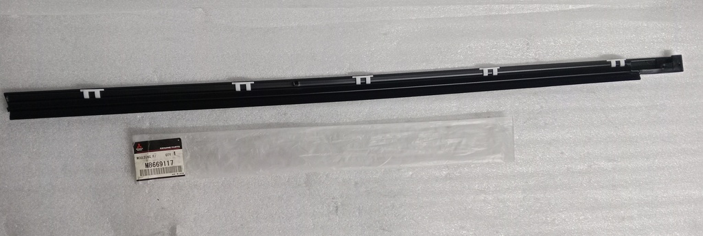 [MB669117] - MITSUBISHI | MOLDURA VIDRIO PUERTA IZQUIERDA MONTERO (LAMEVIDRIO)