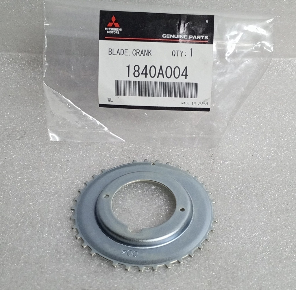 [1840A004] - MITSUBISHI | CUCHILLA ANGULAR MONTERO 3.8