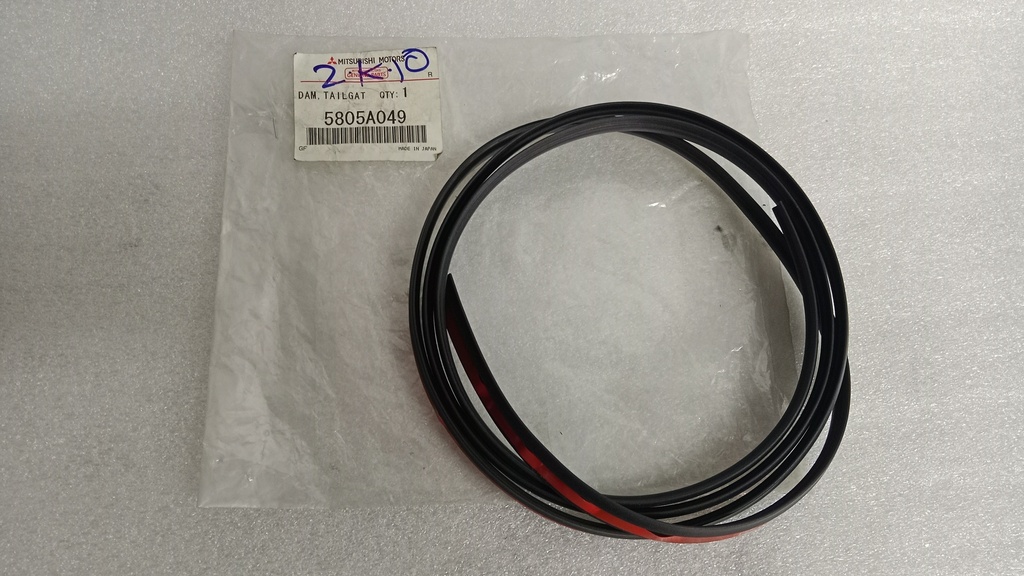 [5805A049] - MITSUBISHI | EMPAQUE INFERIOR.COMPUERTA