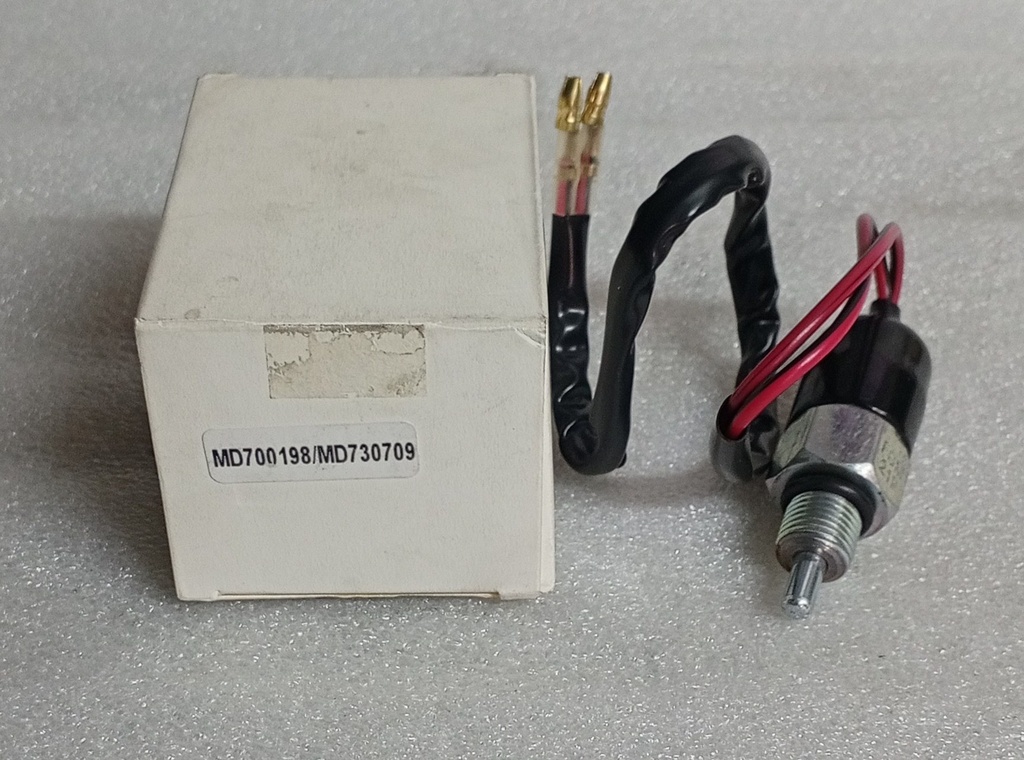 [MD700198] - OKAP | SWITCH INDICADOR REVERSA MONTERO STD / L200/93 