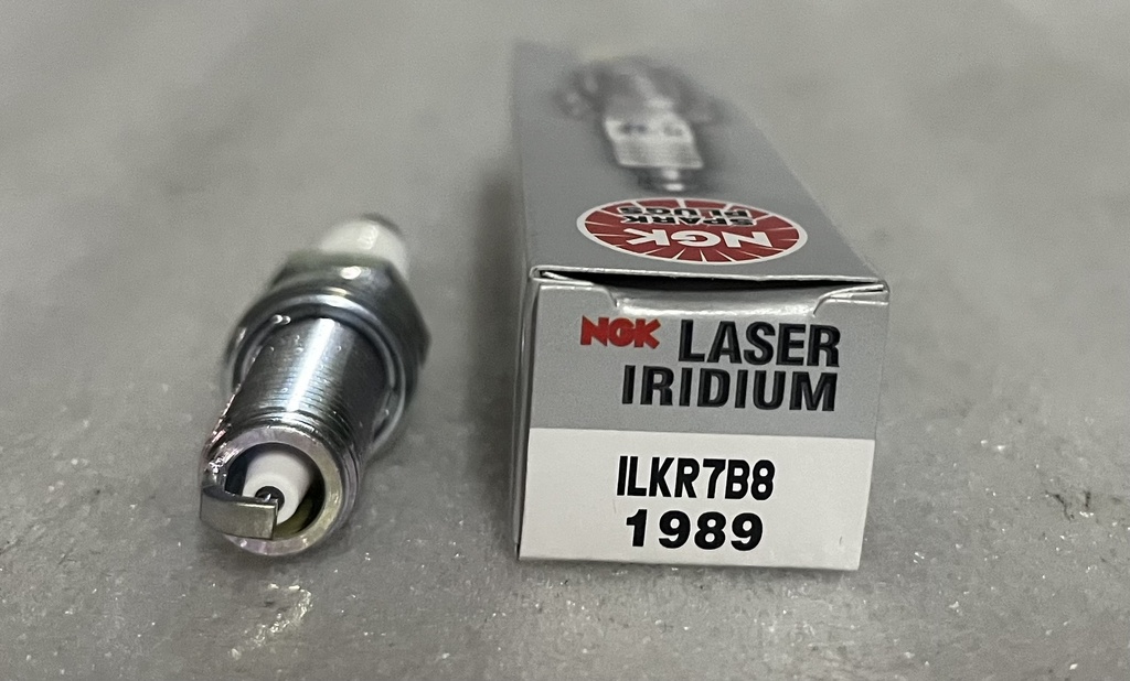 [- [94731]   [ILKR7B8]] [1822A067] - NGK-JAPON | BUJIA DE ENCENDIDO DE MOTOR OUTLANDER/MONTERO SPORT