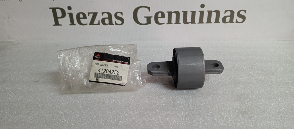 [4120A252] - MITSUBISHI | BUJE SUSPENSION TRASERO (RH)