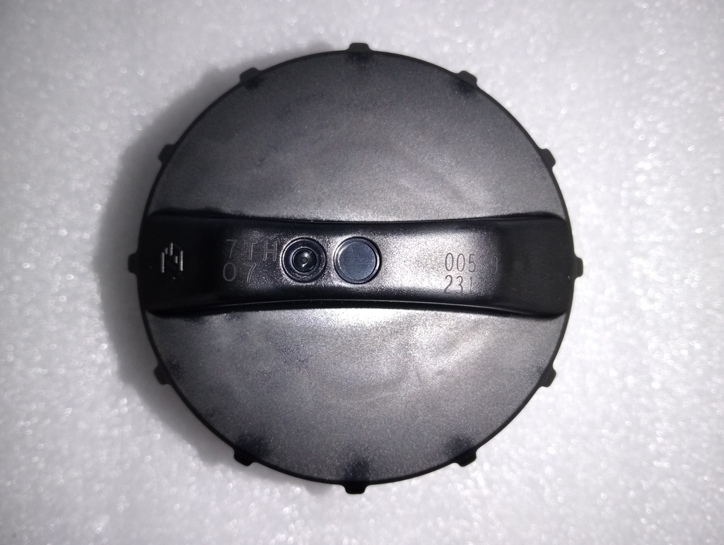 [[0] - [0]] [MN106160] - MITSUBISHI | TAPA TANQUE.COMBUSTIBLE. L300/98  