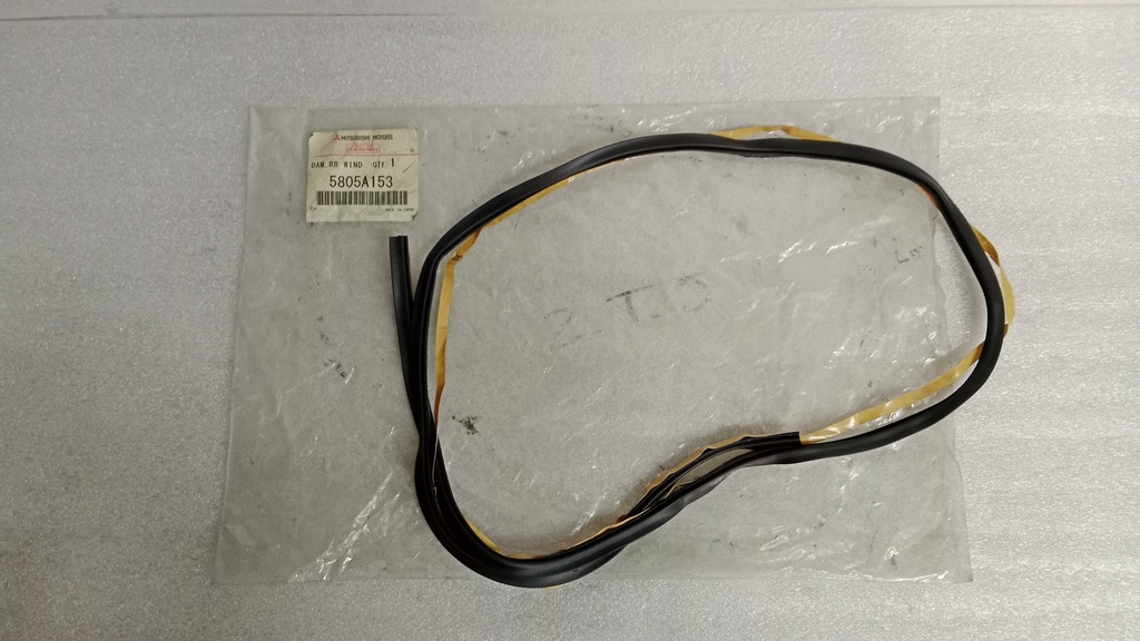[5805A153] - MITSUBISHI | TOPE SUPERIOR VIDRIO TRAS.