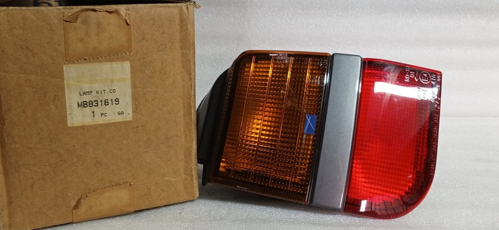[MB831619] - MITSUBISHI | LAMP STOP IZQ SP/WAGON/95 