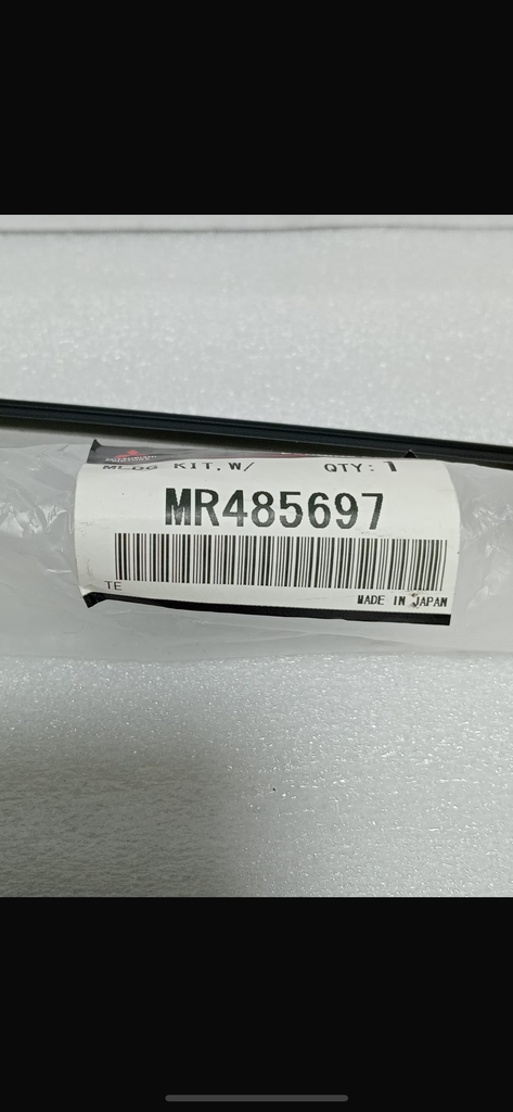 [MR485697] - MITSUBISHI | MOLDURA SUP NEGRA P/MICO V25/4