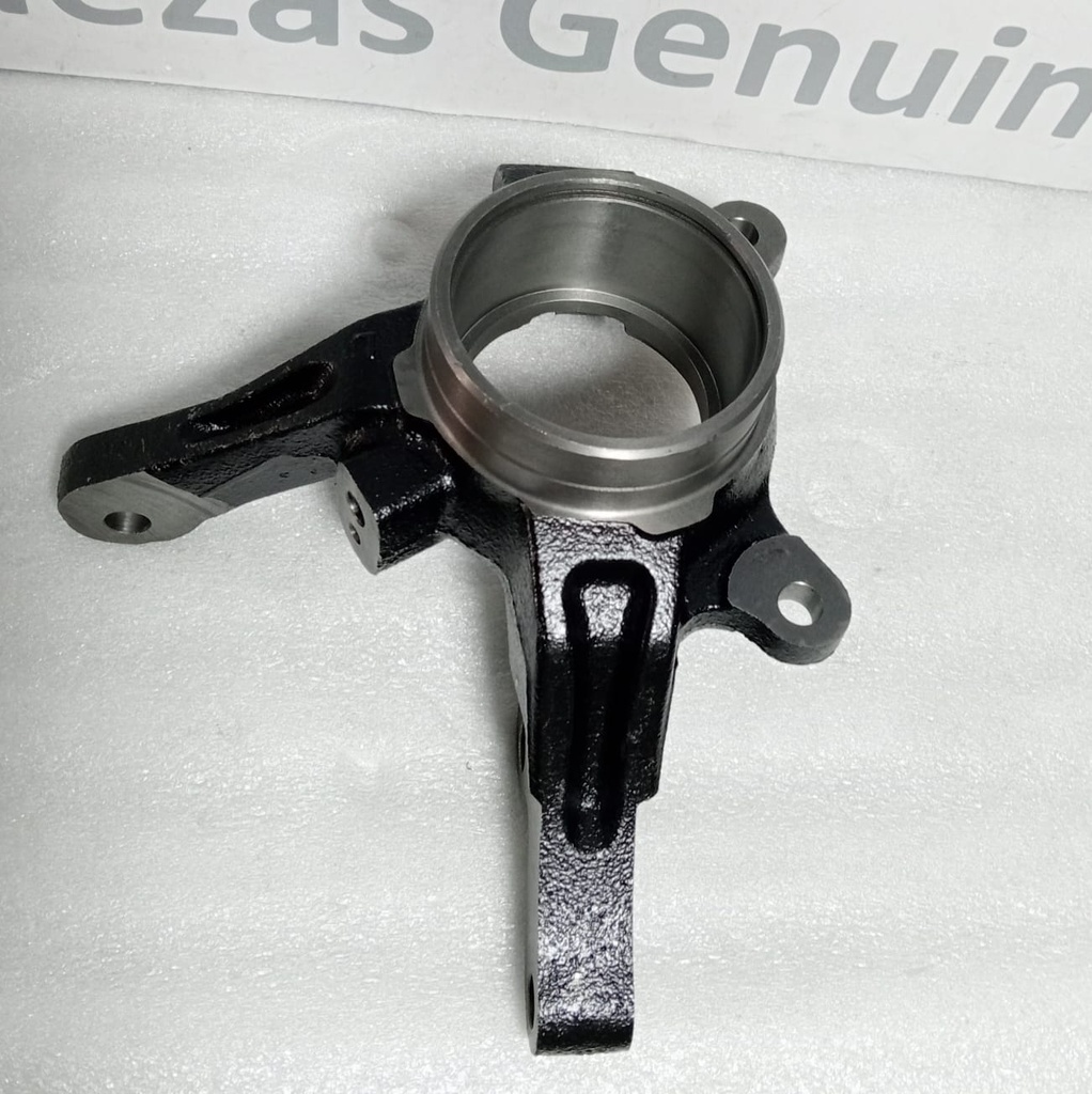 [3870A007] - PORTAMANGUETA RUEDA DEL. IZQ. MITSUBISHI OUTLANDER / ASX