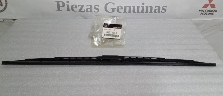 [MR574654] - MITSUBISHI - PLUMILLA LIMPIABRISAS (24 PULGADAS - 600 mm )