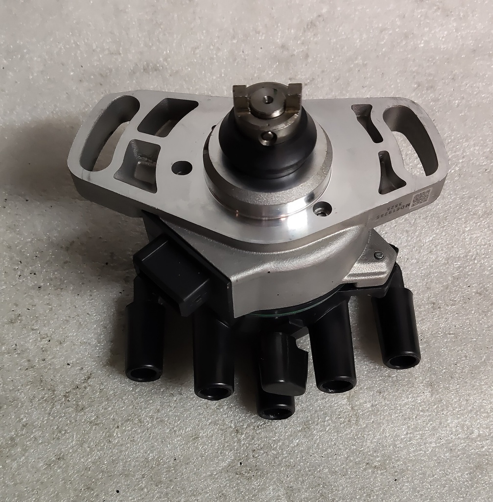 (MD619285) - TAIWAN -  DISTRIBUIDOR MITSUBISHI MONTERO 2.400  V11