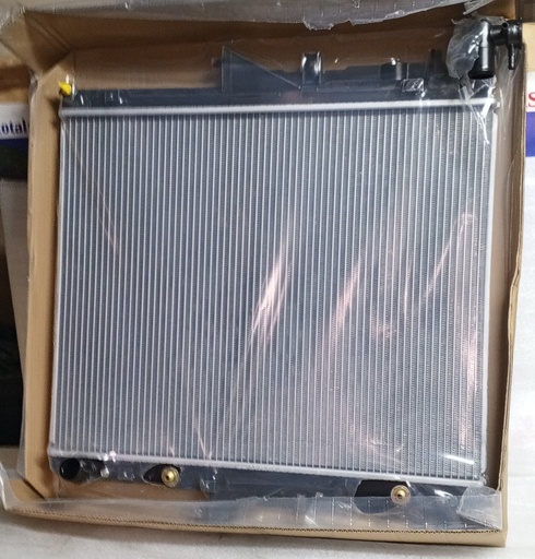 [1350A807] - MANLY - RADIADOR MITSUBISHI L-200 KL1T 2020- (DOBLE TUBO EN EL GOLLETE)